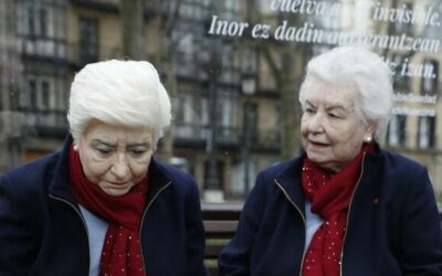LA ESCULTURA HIPERREALISTA QUE REMUEVE CONCIENCIAS: LA ÚLTIMA PERSONA FALLECIDA EN SOLEDAD