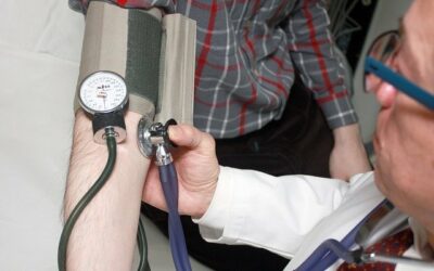 HIPERTENSION ARTERIAL EN PERSONAS MAYORES