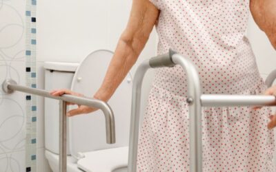 ¿CÓMO ADAPTAR EL BAÑO DE NUESTROS MAYORES?